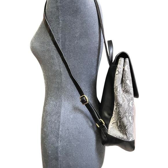 Fossil Claire Patchwork Leather Backpack Black Python Snake Design Preowned - Picture 2 of 8